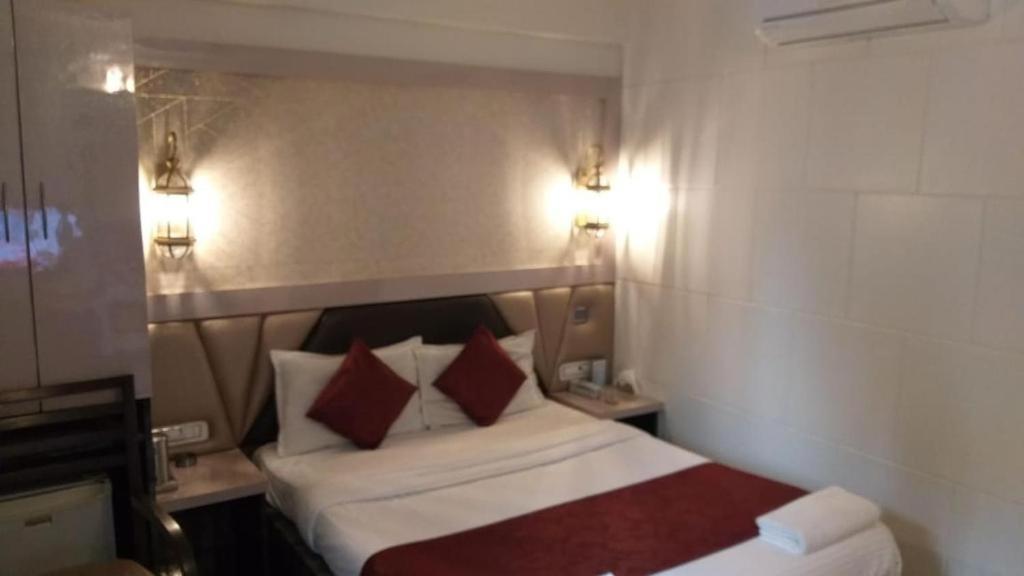 Hotel Sapna Marine Mumbai Exterior photo