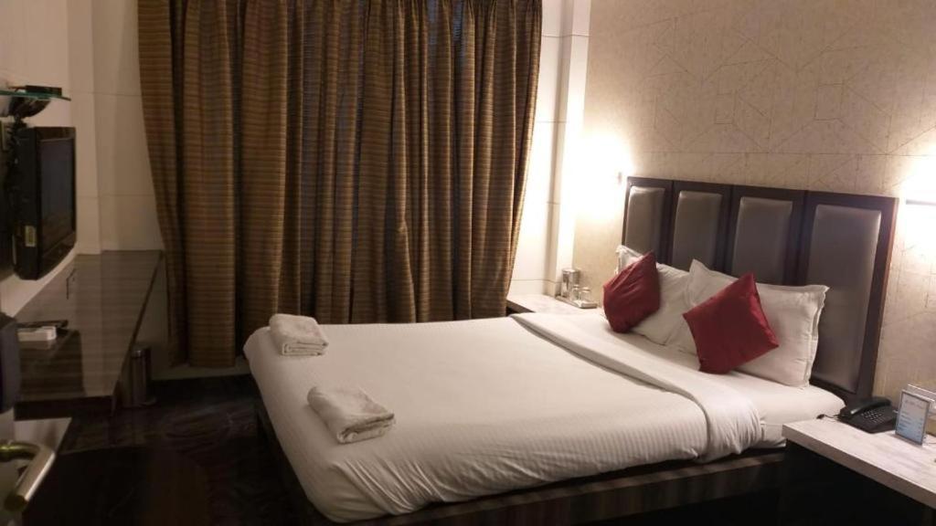 Hotel Sapna Marine Mumbai Exterior photo